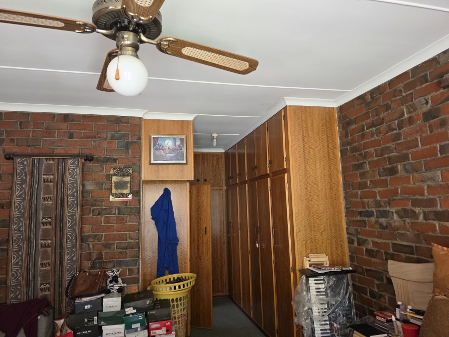4 Bedroom Property for Sale in Pellissier Free State
